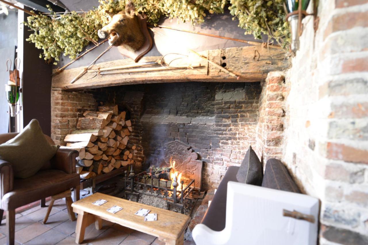The Woolpack Inn Wavehorne 外观 照片