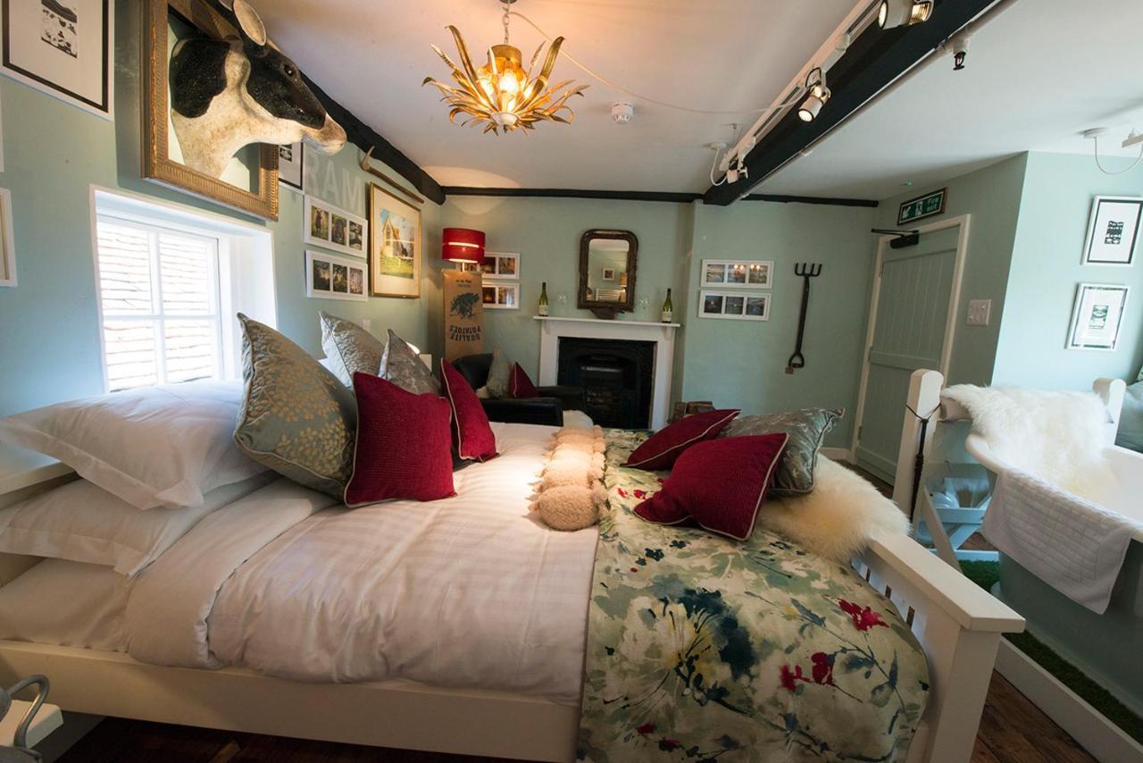 The Woolpack Inn Wavehorne 外观 照片